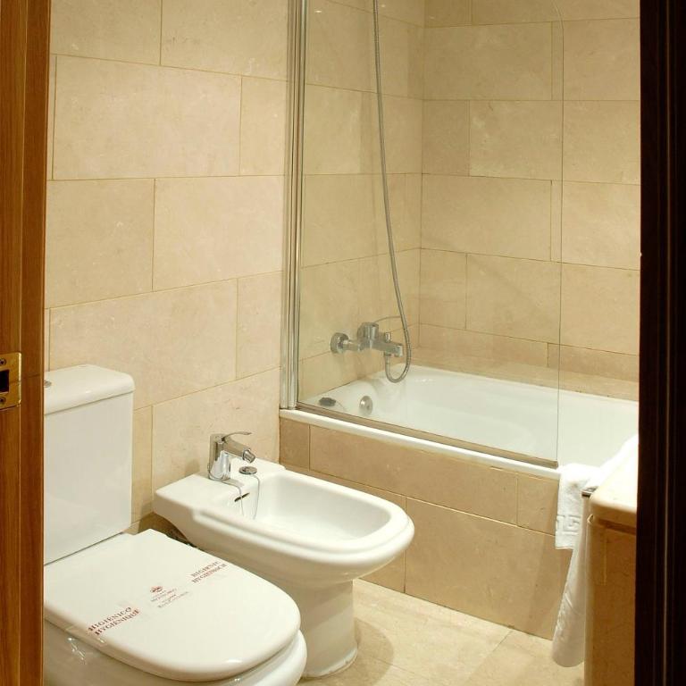 Reyes Católicos - Habitación Doble - 1 o 2 camas - 4