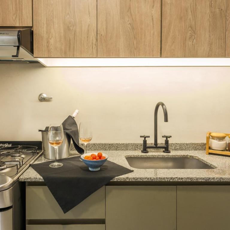 Vive con confort, diseño y balcón - Apartamento de 1 dormitorio - 2