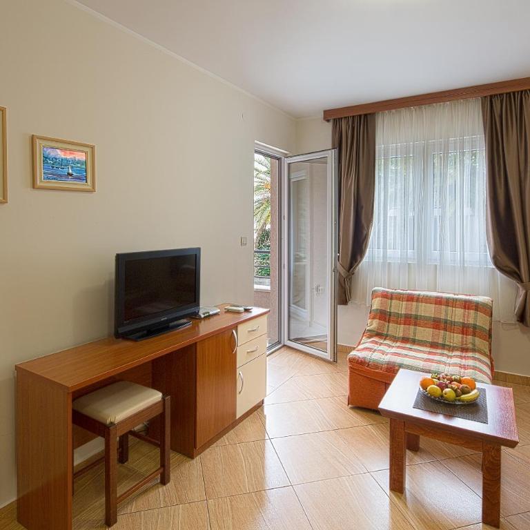 Petrovac Holiday Apartments - One-Bedroom Apartment with Balcony - 5