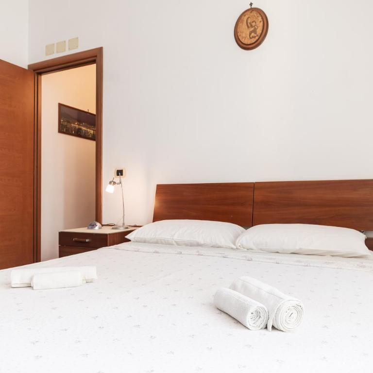 Parcheggio Privato - 10 Min Centro Storico - Appartamento con 2 Camere da Letto - 8