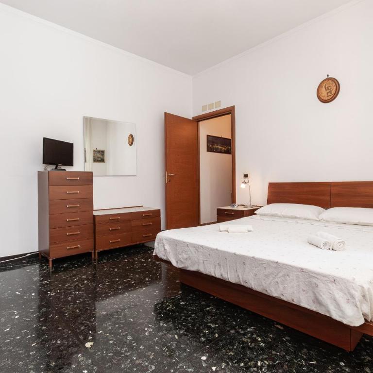Parcheggio Privato - 10 Min Centro Storico - Appartamento con 2 Camere da Letto - 6