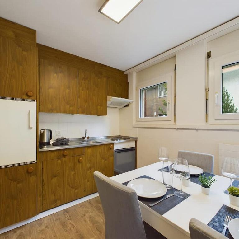 Pure Comfort! Entire Apartment with Abundant Space near Zermatt with parking! - Apartment - 6