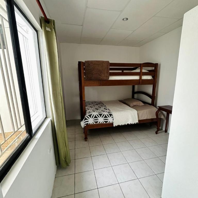 Casa vacacional en Salinas en Urb privada con parqueo piscina y jacuzzi - Four-Bedroom House - 6