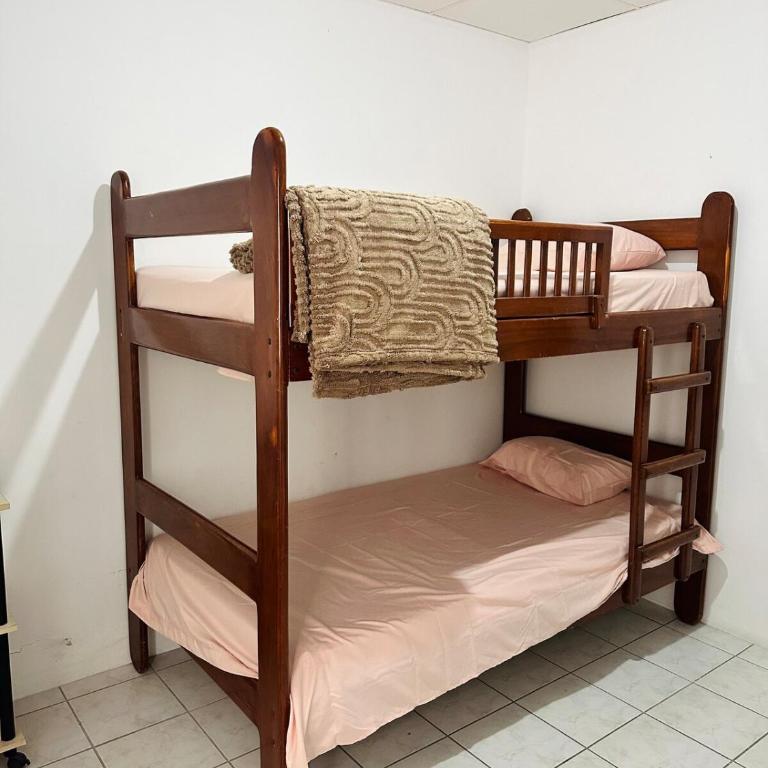 Casa vacacional en Salinas en Urb privada con parqueo piscina y jacuzzi - Four-Bedroom House - 8