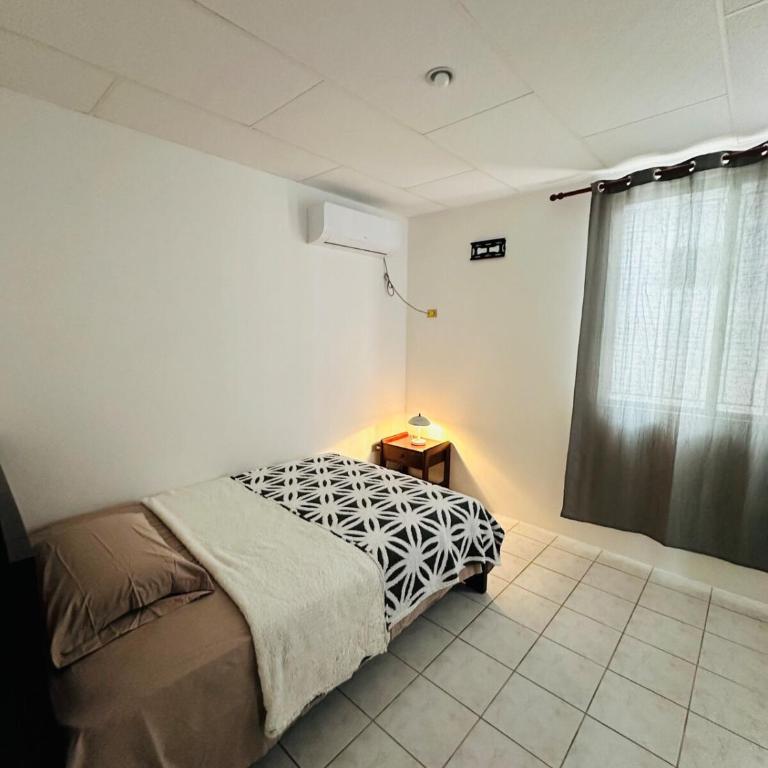 Casa vacacional en Salinas en Urb privada con parqueo piscina y jacuzzi - Four-Bedroom House - 9