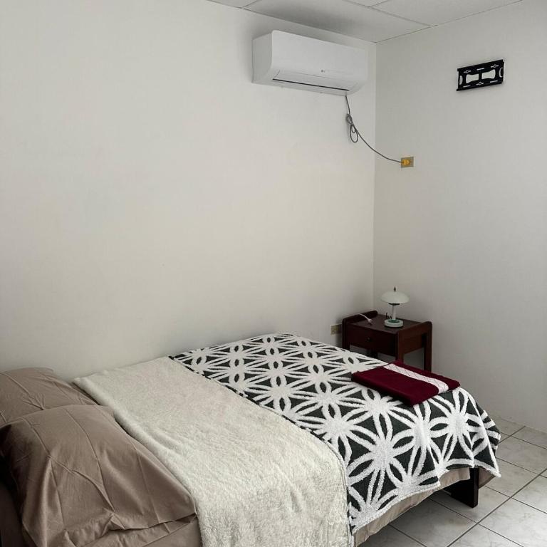Casa vacacional en Salinas en Urb privada con parqueo piscina y jacuzzi - Four-Bedroom House - 12
