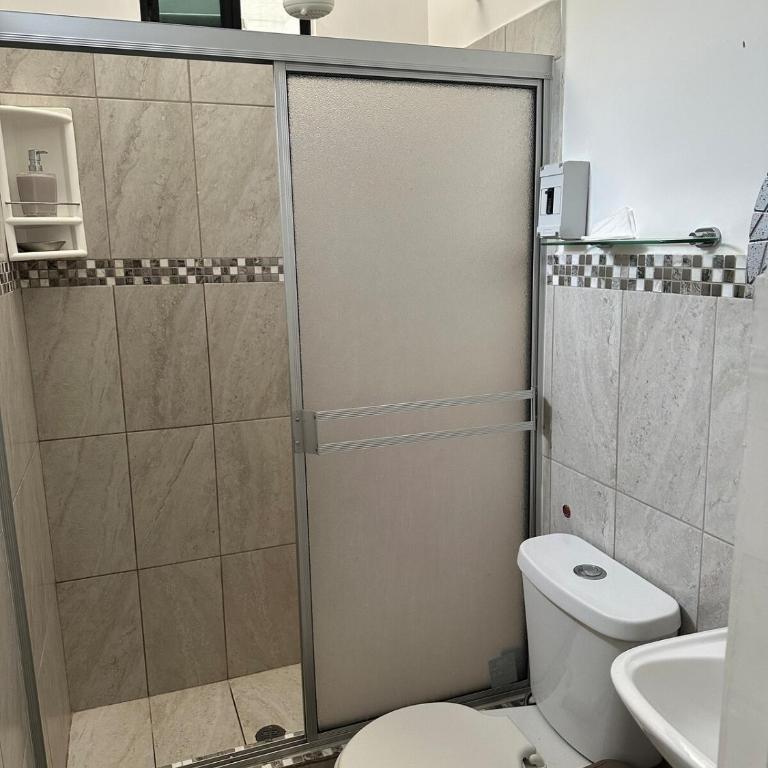 Casa vacacional en Salinas en Urb privada con parqueo piscina y jacuzzi - Four-Bedroom House - 15