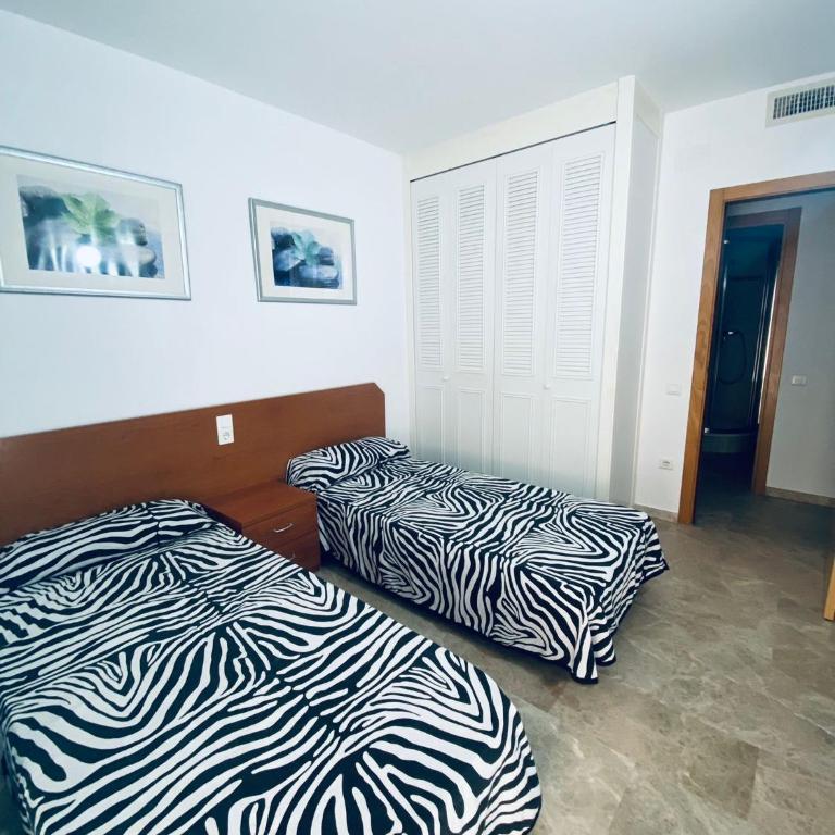 Ventura Park Familys B 6 - Two-Bedroom Apartment - 9