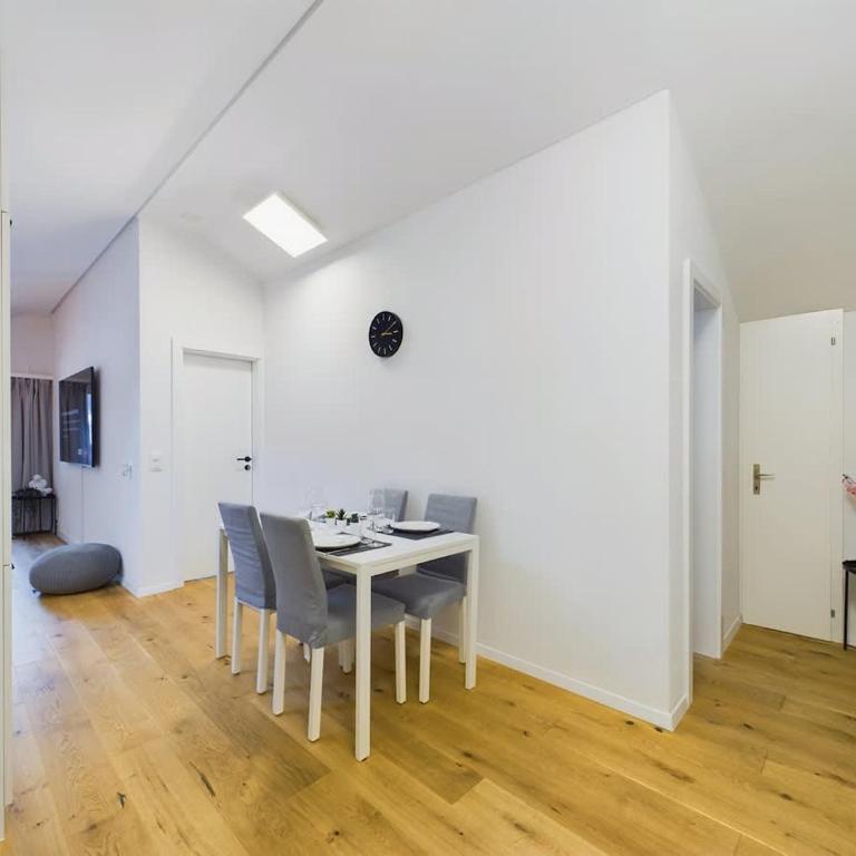 Majestic View Alpine Retreat - Apartment - 7