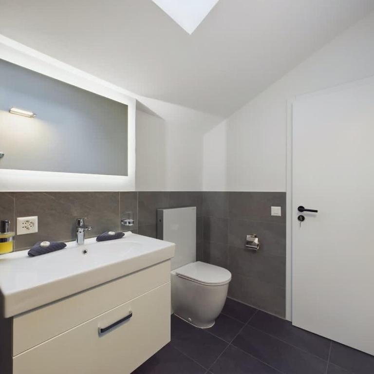 Majestic View Alpine Retreat - Apartment - 15