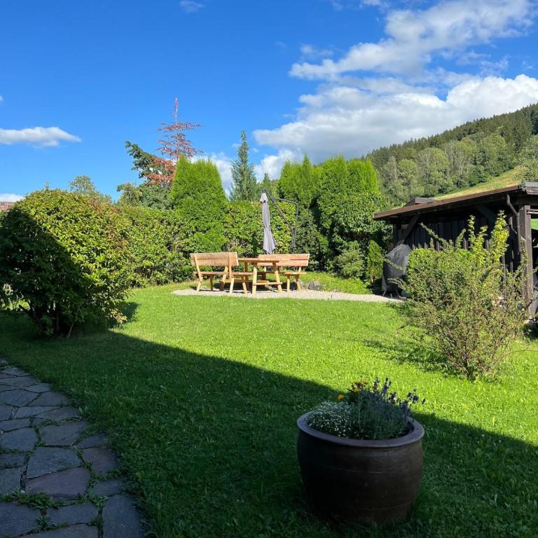 Ferienwohnung Bergblick - stilvoll & modern im Grünen - Apartment mit 1 Schlafzimmer - 22