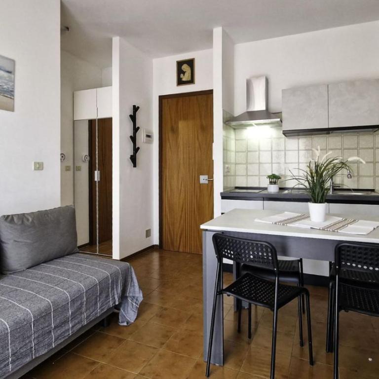 Cozy flat with a terrace-Beahost - Appartamento - 2