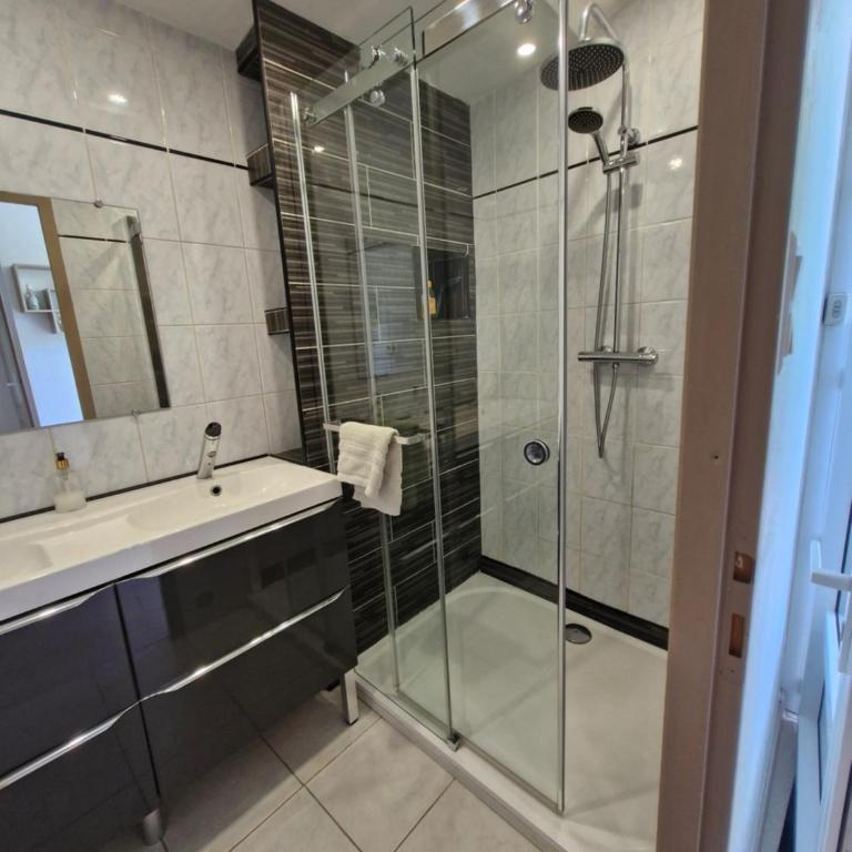 Chez faby José - Chambre Double avec Salle de Bains Privative - 2