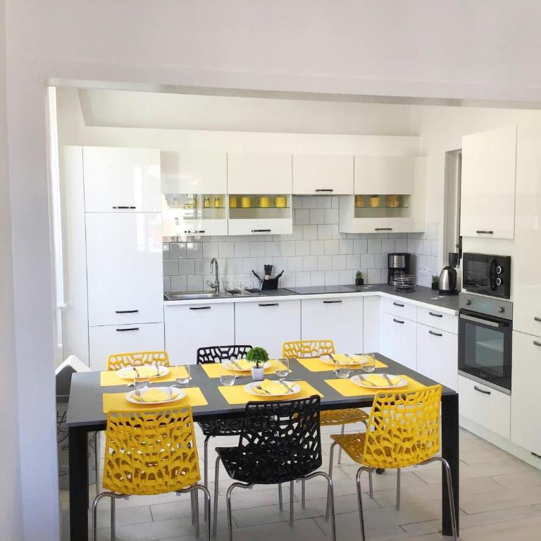 Appartement Le Solea 100m2 climatisé parking proche Sanctuaires - Apartment with Mountain View - 4