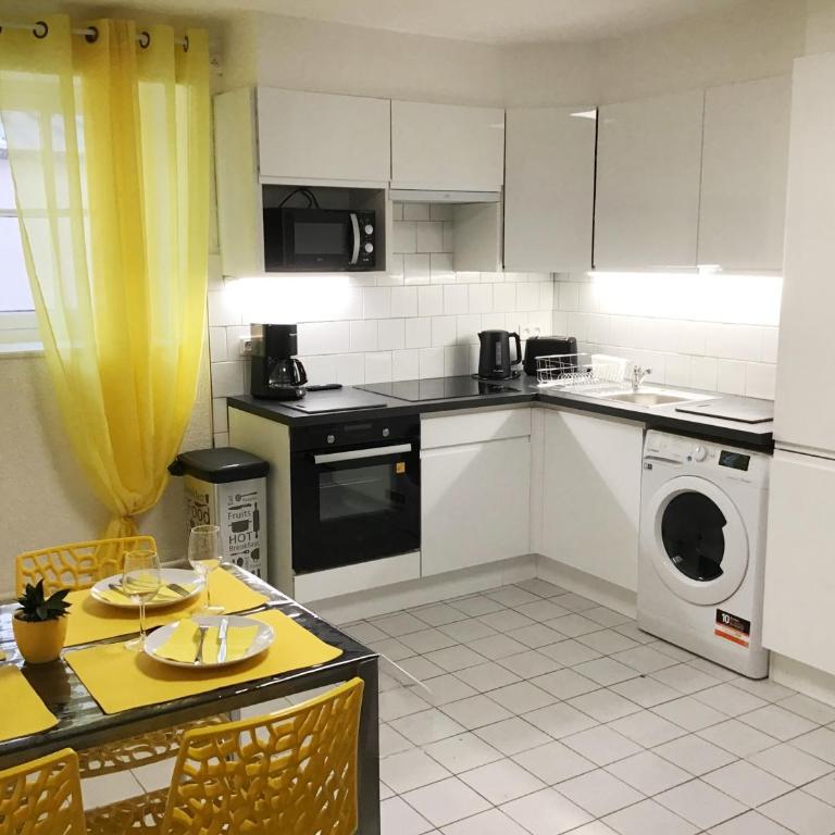 Appartements Sun, centre ville, parking, proche Sanctuaire - One-Bedroom Apartment - 3