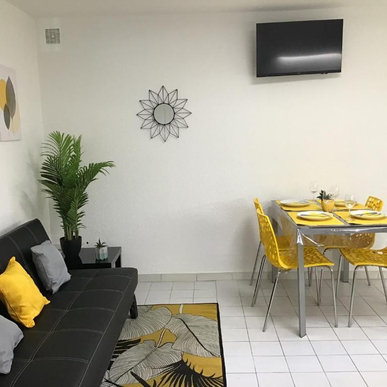 Appartements Sun, centre ville, parking, proche Sanctuaire - One-Bedroom Apartment - 5