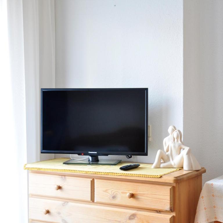 Guesthouse Rungg - Camera Matrimoniale con Bagno Privato e Balcone - 1