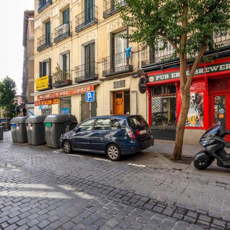 Centrally located bright -4Bedrooms 3Baths- Sol - Apartment - 24