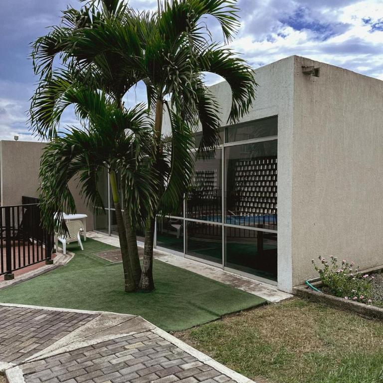 Apartamento con vista al valle cerca al CC llanogrande y el aeropuerto - Two-Bedroom Apartment - 16