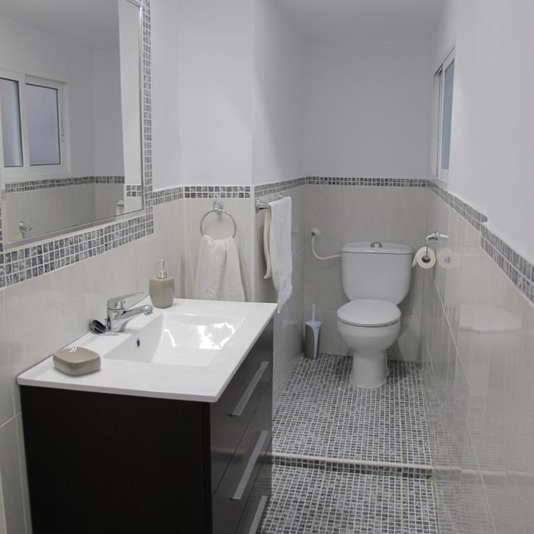 Apartamentos Explanada - Two-Bedroom Apartment - 11