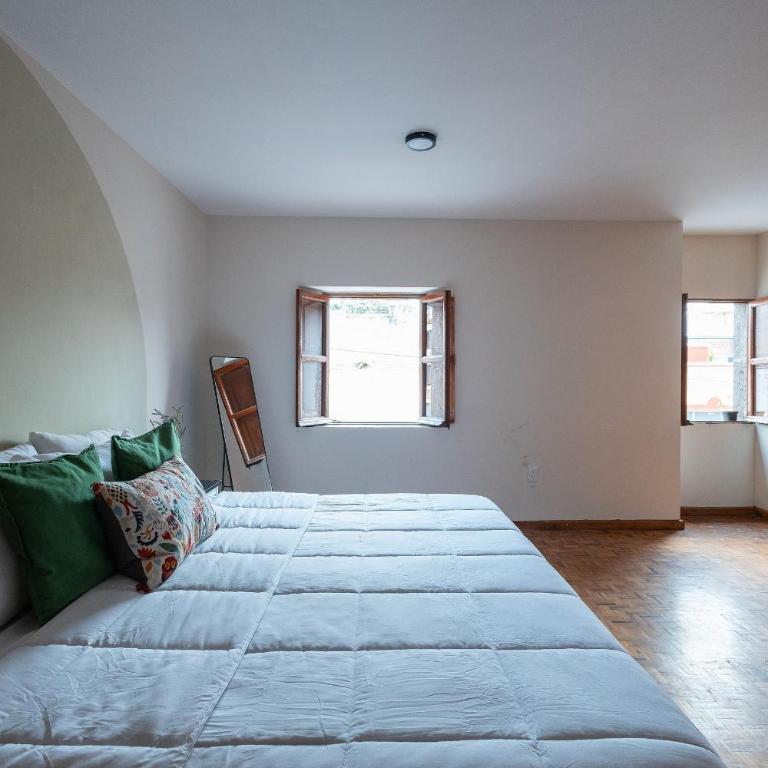 Hermosa Casa en Centro Histórico | 5 hab + Est - Casa de 5 dormitorios - 5
