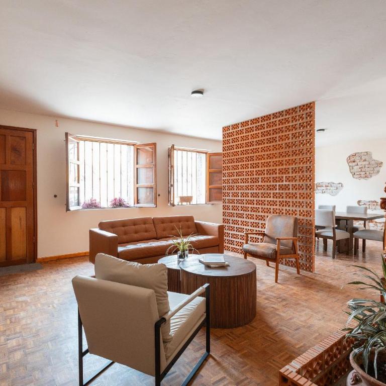 Hermosa Casa en Centro Histórico | 5 hab + Est - Casa de 5 dormitorios - 45