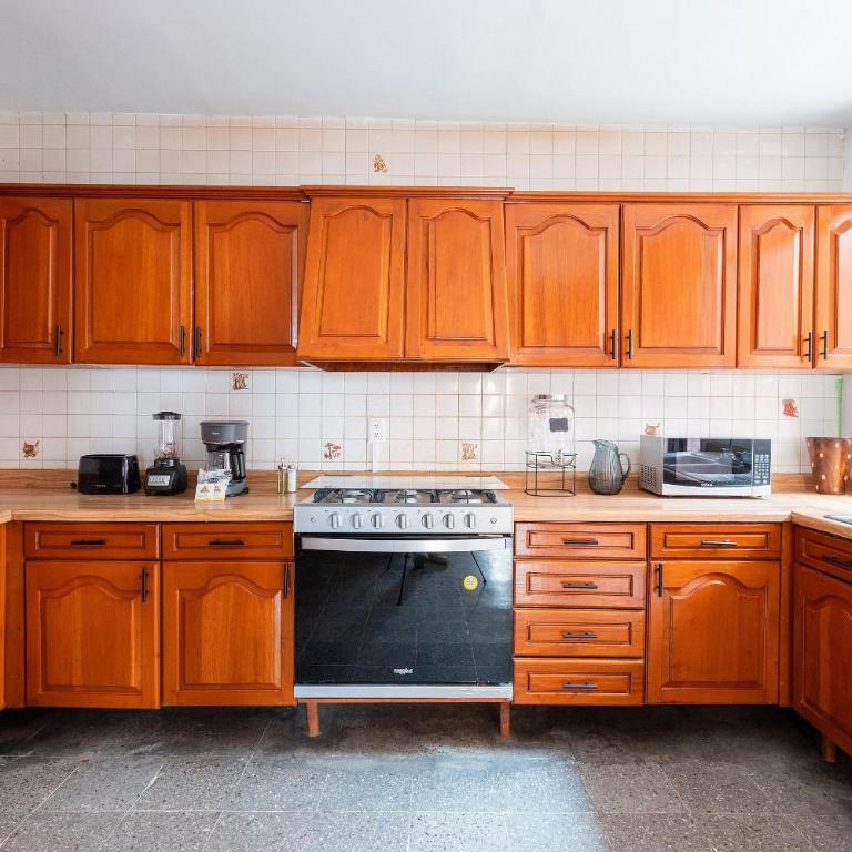 Hermosa Casa en Centro Histórico | 5 hab + Est - Casa de 5 dormitorios - 60