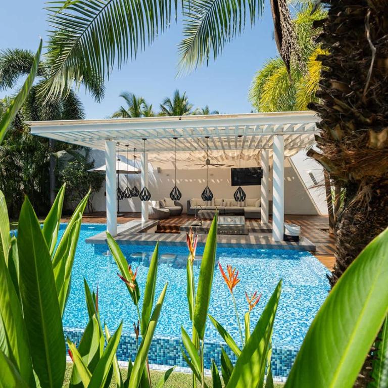 Luxury Villa Waterfront - Villa - 2