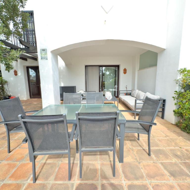 Apartamento en Los Monteros - Two-Bedroom Apartment with View - 6
