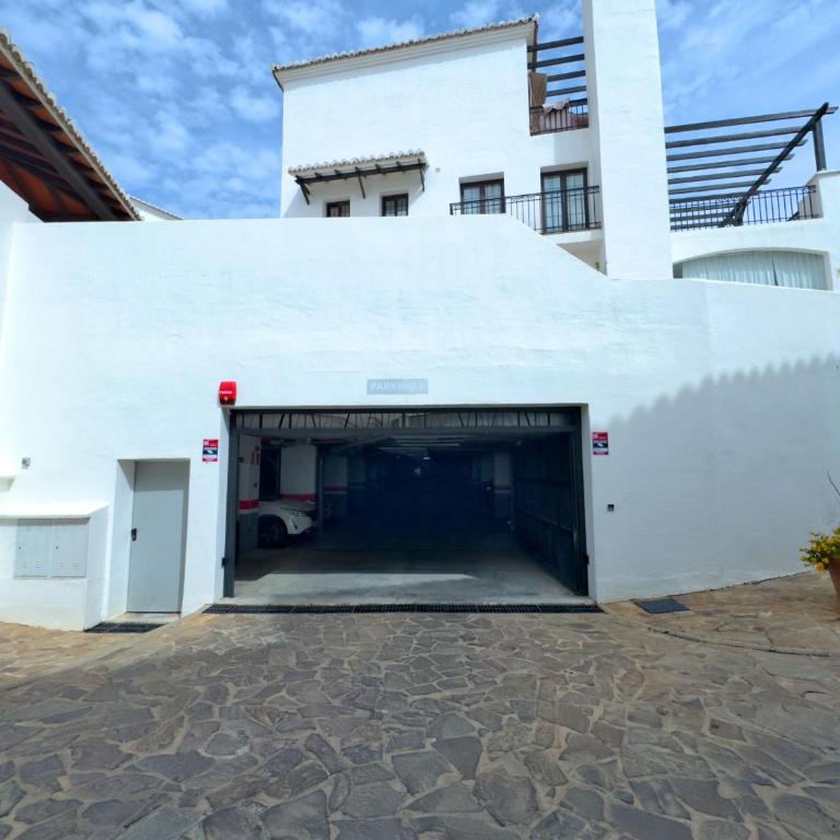 Apartamento en Los Monteros - Two-Bedroom Apartment with View - 25