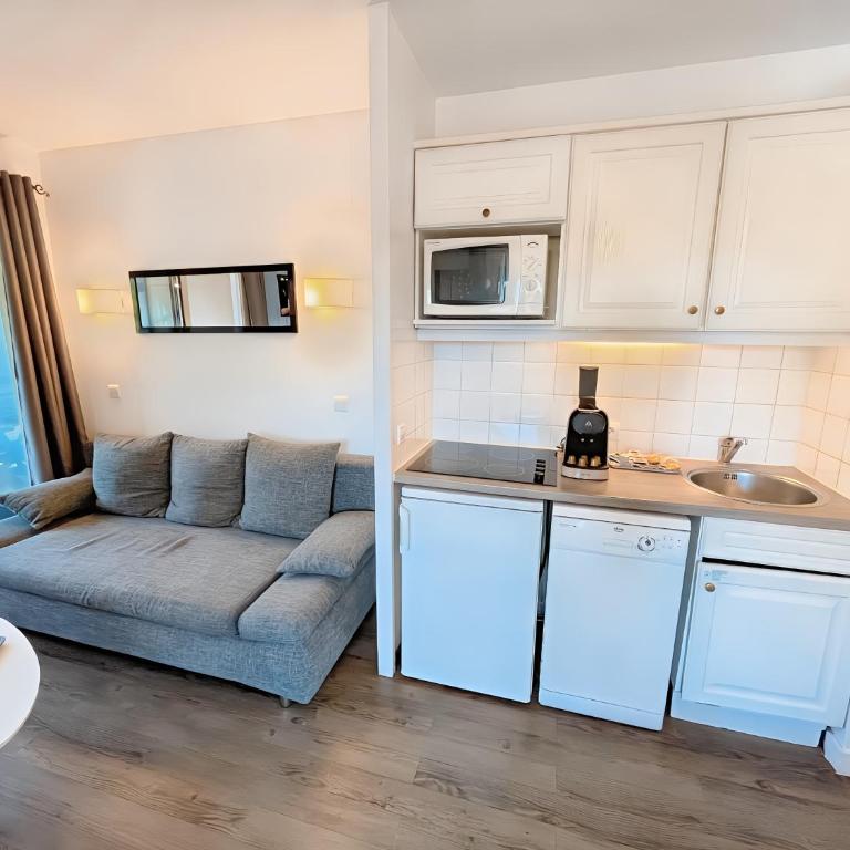 Avec 2 Balcons Vue sur la Piscine et Parking Gratuit privé - Appartamento con 1 Camera da Letto e Vista Piscina - 7
