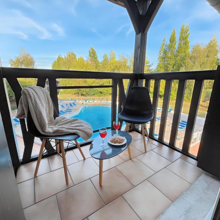 Avec 2 Balcons Vue sur la Piscine et Parking Gratuit privé - Appartamento con 1 Camera da Letto e Vista Piscina - 16