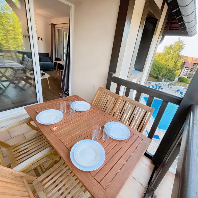 Avec 2 Balcons Vue sur la Piscine et Parking Gratuit privé - Appartamento con 1 Camera da Letto e Vista Piscina - 19