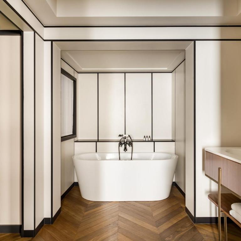 Pavillon Faubourg Saint-Germain & Spa - Suite Supérieure - 3