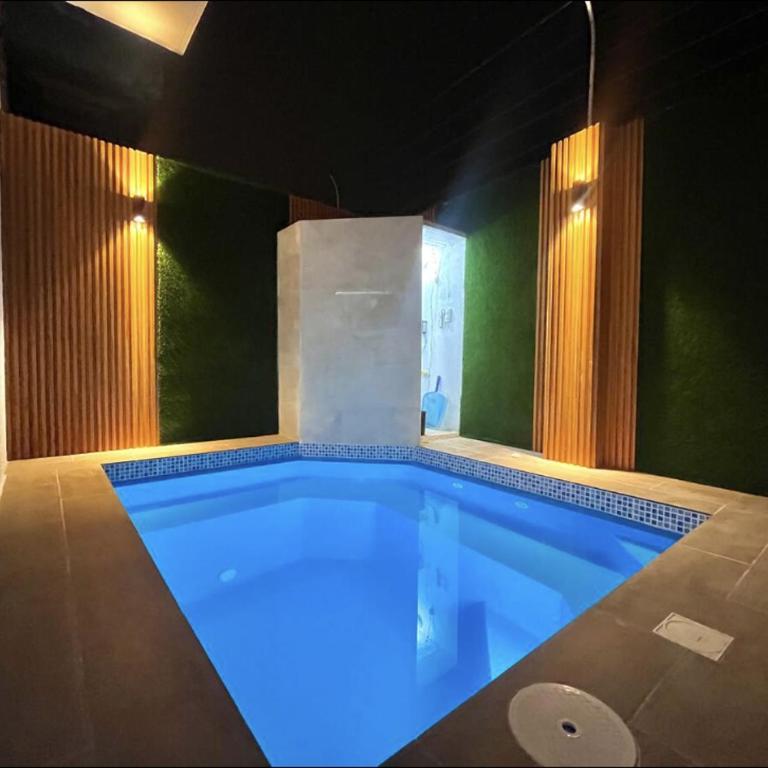 Lujosa Casa a 5min El Paseo Shopping Costa Oro - Three-Bedroom House - 12