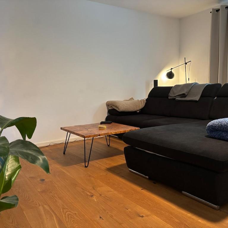 Gemütliche 3 Zimmer Wohnung Nähe Oktoberfest - Apartment mit 3 Schlafzimmern und Balkon - 1