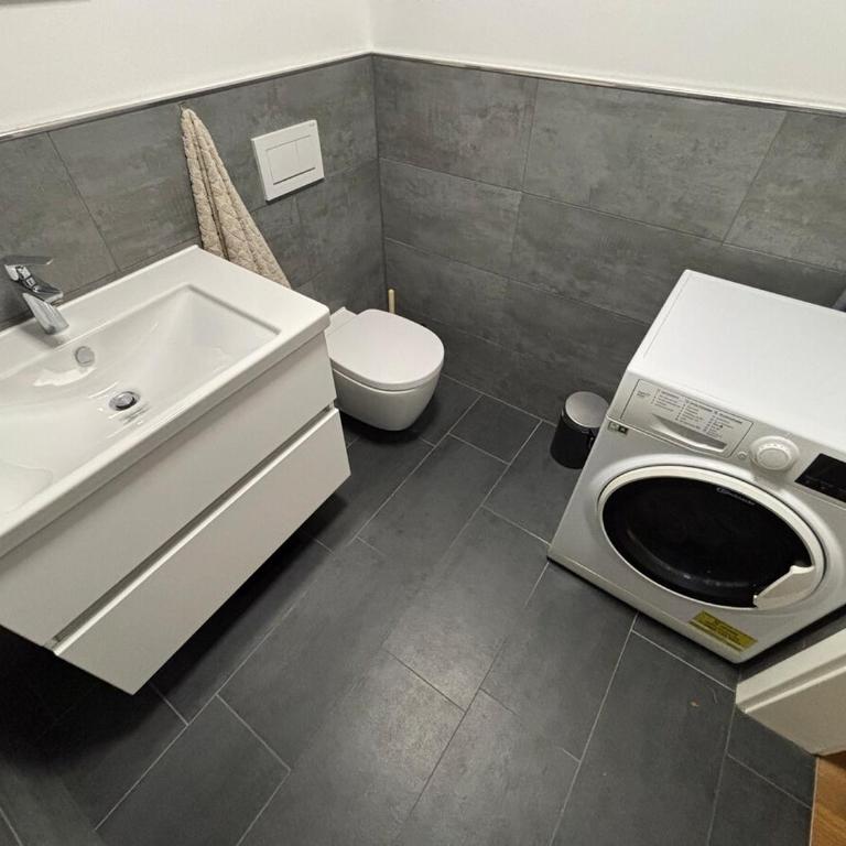 Gemütliche 3 Zimmer Wohnung Nähe Oktoberfest - Apartment mit 3 Schlafzimmern und Balkon - 11