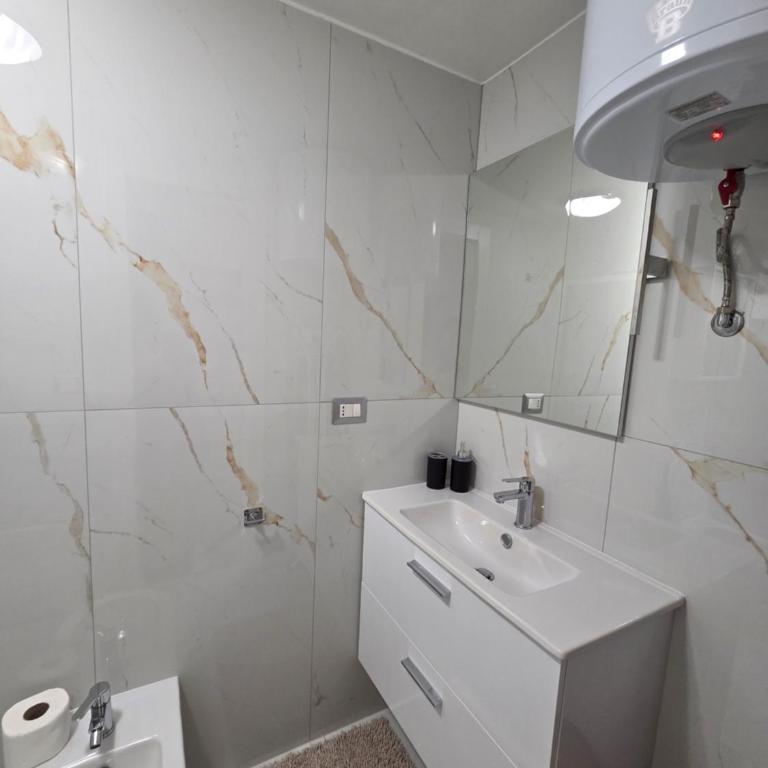 Tiny Little Home - Casa Vacanze ad Uso Esclusivo - Appartamento con 2 Camere da Letto - 13