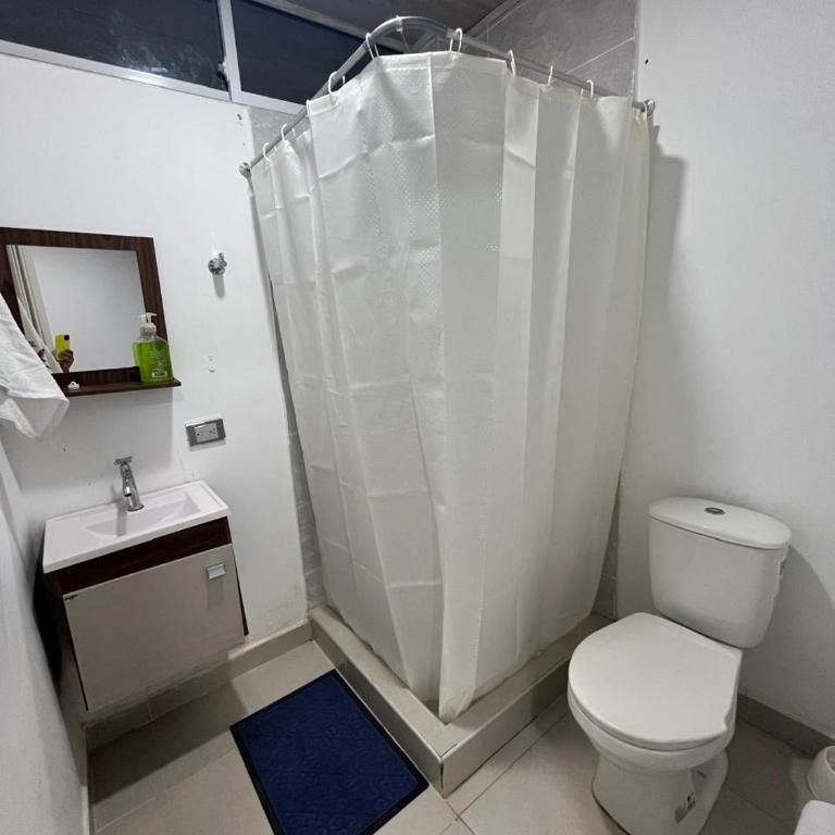 Habitación en casa campestre con piscina - Double or Twin Room with Private Bathroom - 2