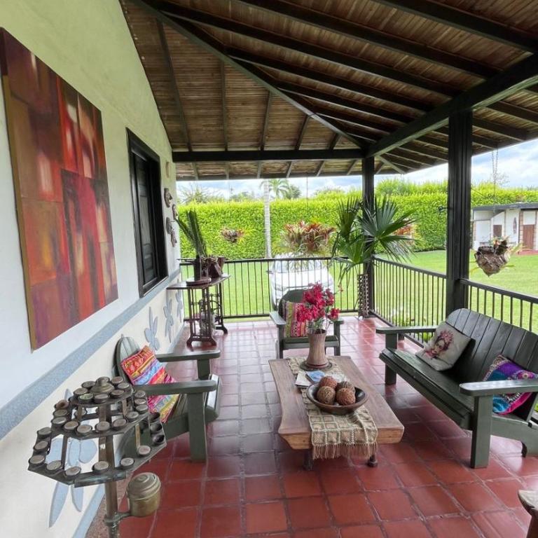 Hermosa Casa Campestre en Montenegro-Quindío - Casa de 4 dormitorios - 7