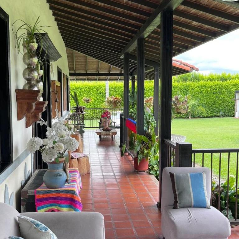 Hermosa Casa Campestre en Montenegro-Quindío - Casa de 4 dormitorios - 27