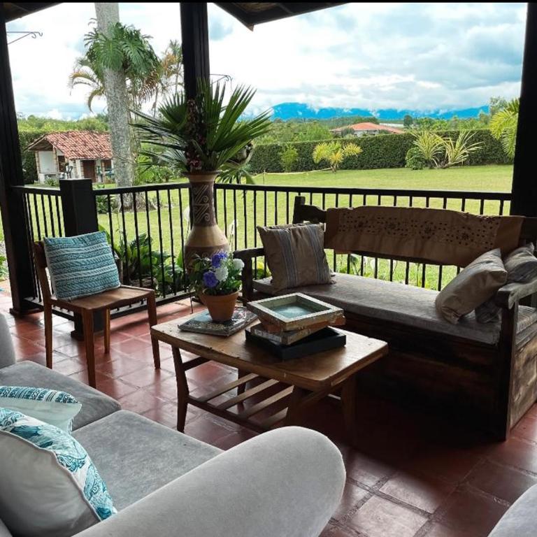 Hermosa Casa Campestre en Montenegro-Quindío - Casa de 4 dormitorios - 28