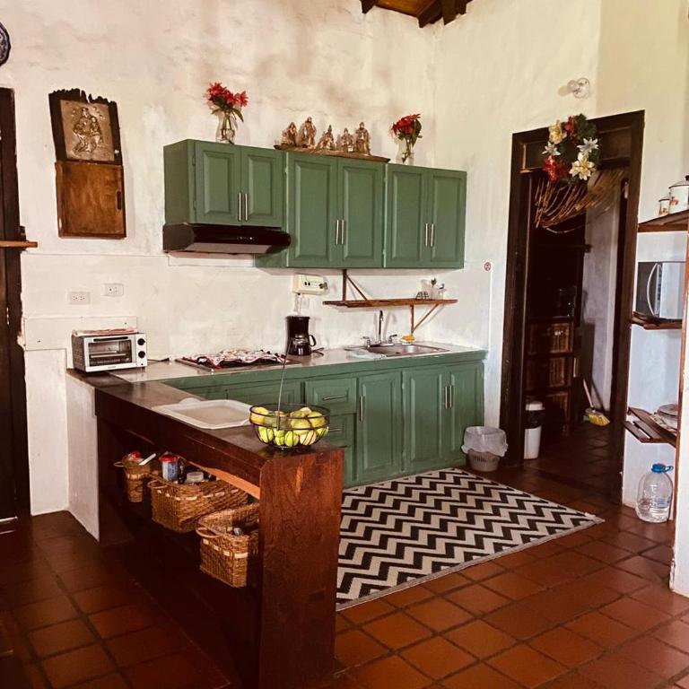 Hermosa Casa Campestre en Montenegro-Quindío - Casa de 4 dormitorios - 44