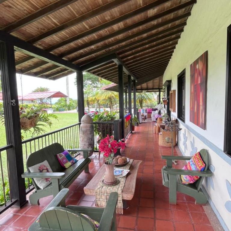 Hermosa Casa Campestre en Montenegro-Quindío - Casa de 4 dormitorios - 46