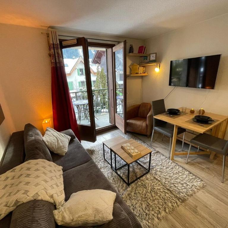 Downtown Chamonix Studio & Stunning Mountain View - One-Bedroom Apartment - 5