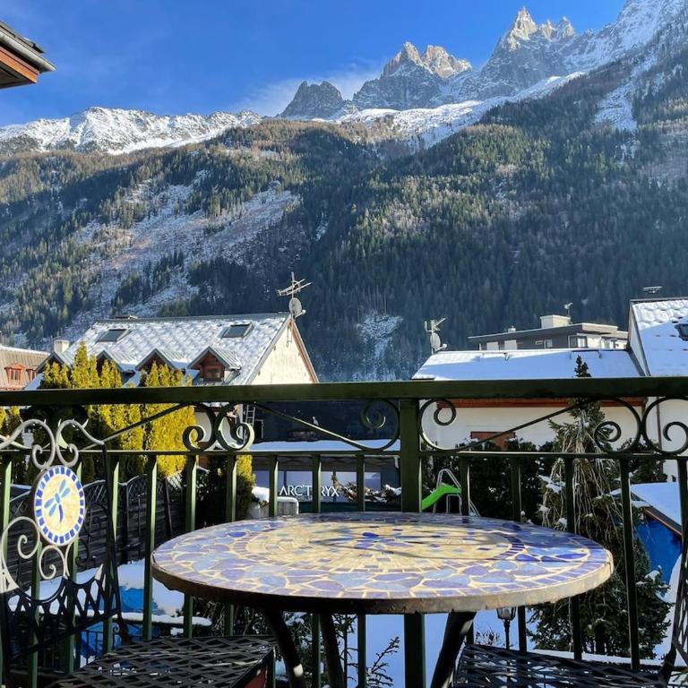 Downtown Chamonix Studio & Stunning Mountain View - One-Bedroom Apartment - 22