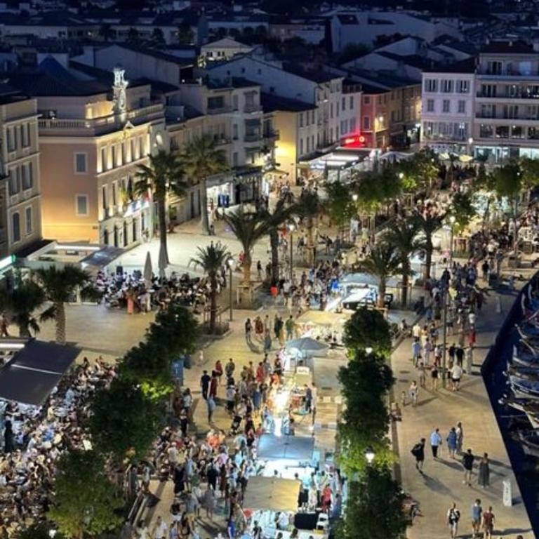 Sanary sur mer Location maison plein pied moderne 4 personnes bel espace extérieur entièrement clôturé parking gratuit à 7 minutes centre ville en voiture - Casa con 1 dormitorio - 22