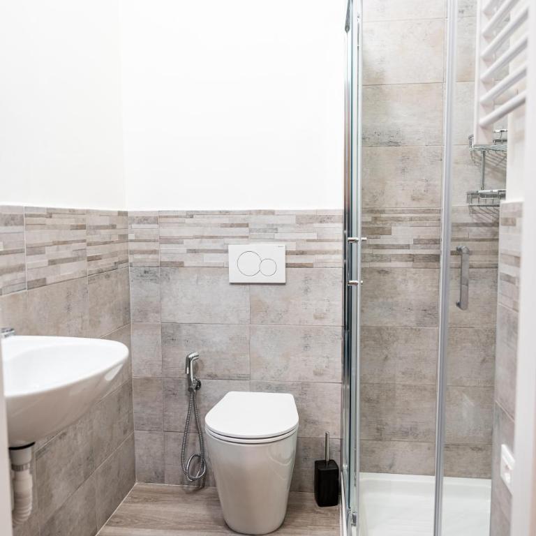 Florence Rooms Novella - Camera Tripla con Bagno - 12
