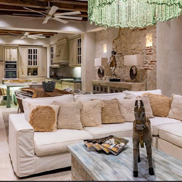 IsaLuna Luxury House - Six-Bedroom House - 1