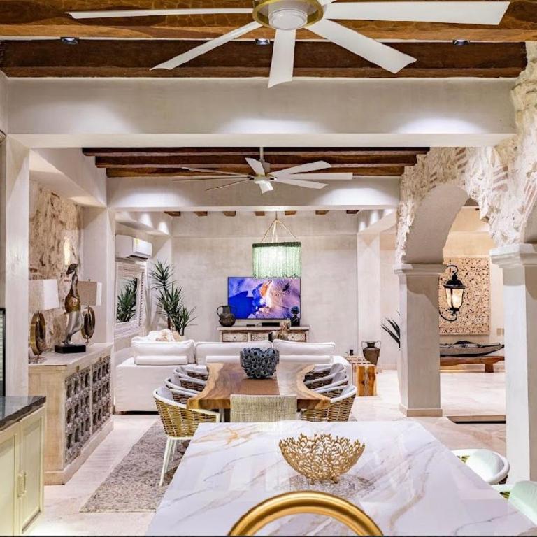 IsaLuna Luxury House - Six-Bedroom House - 4